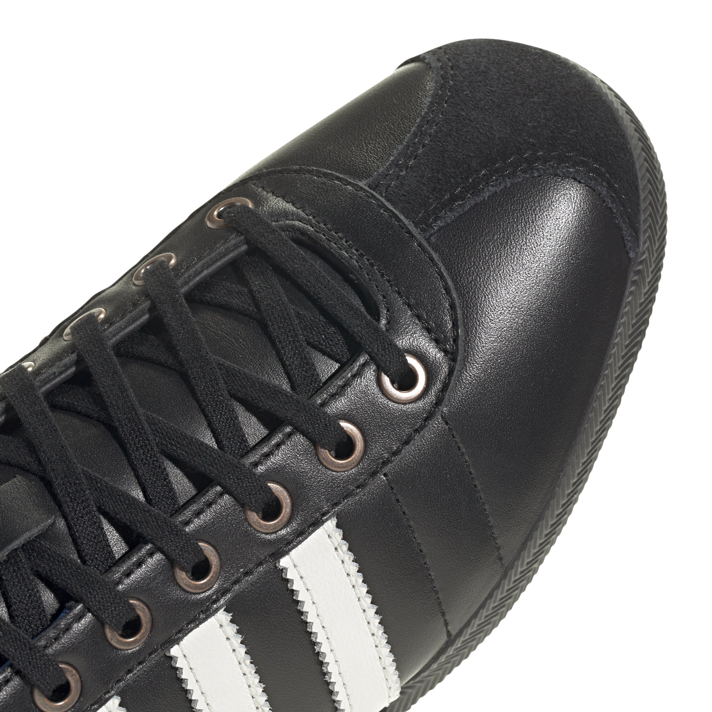 IH8603 8 FOOTWEAR Photography DetailView1 white