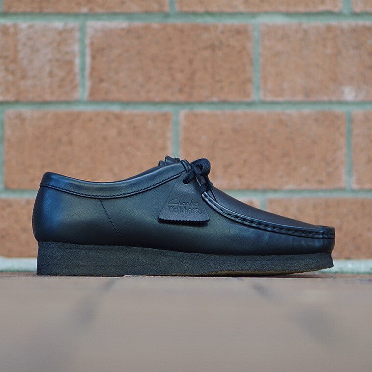 clarks wallabee low black