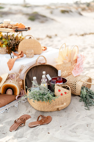 beach picnic baskets and totes
