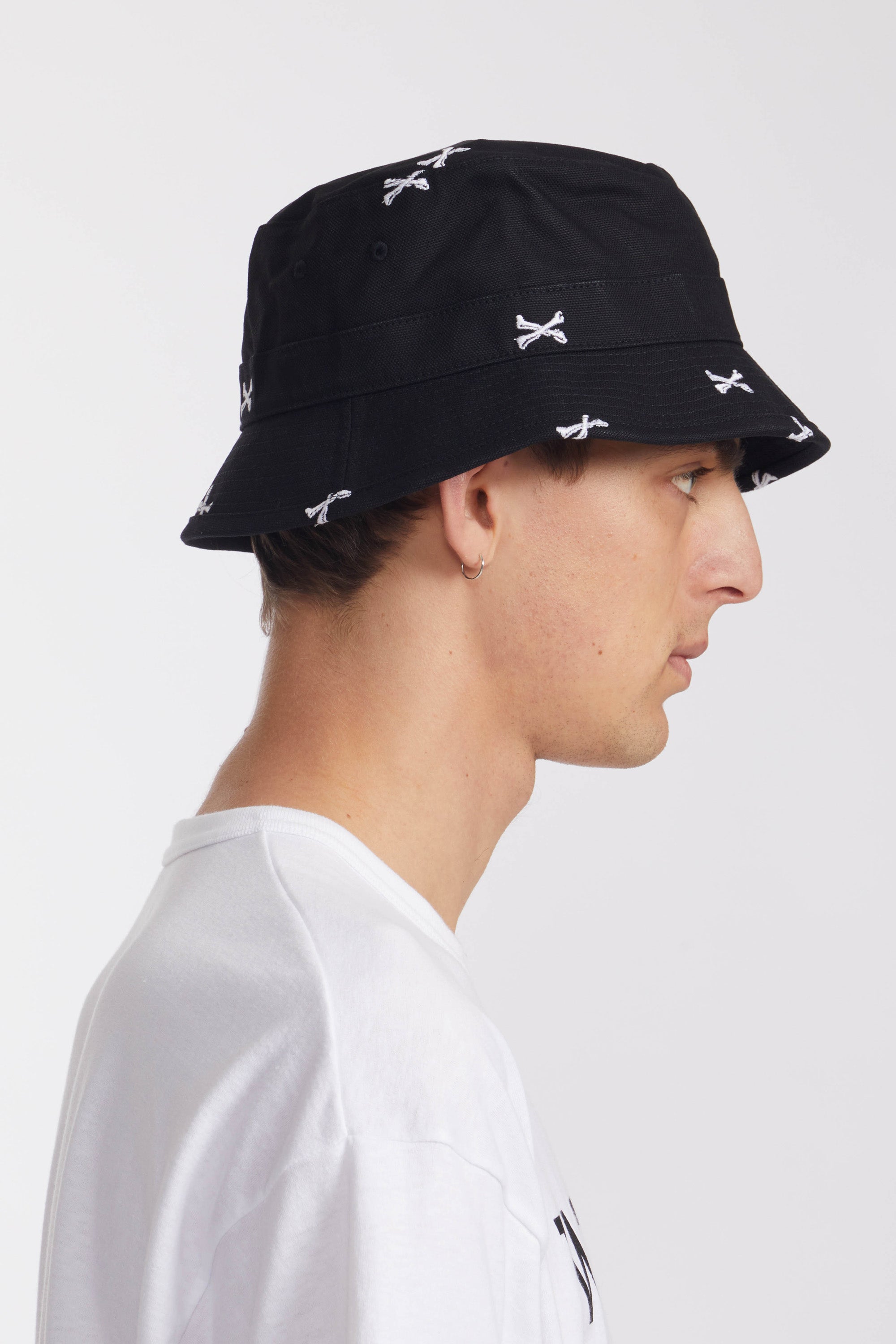 Wtaps BUCKET 02 / HAT / COTTON. OXFORD. | signalstationpizza.com