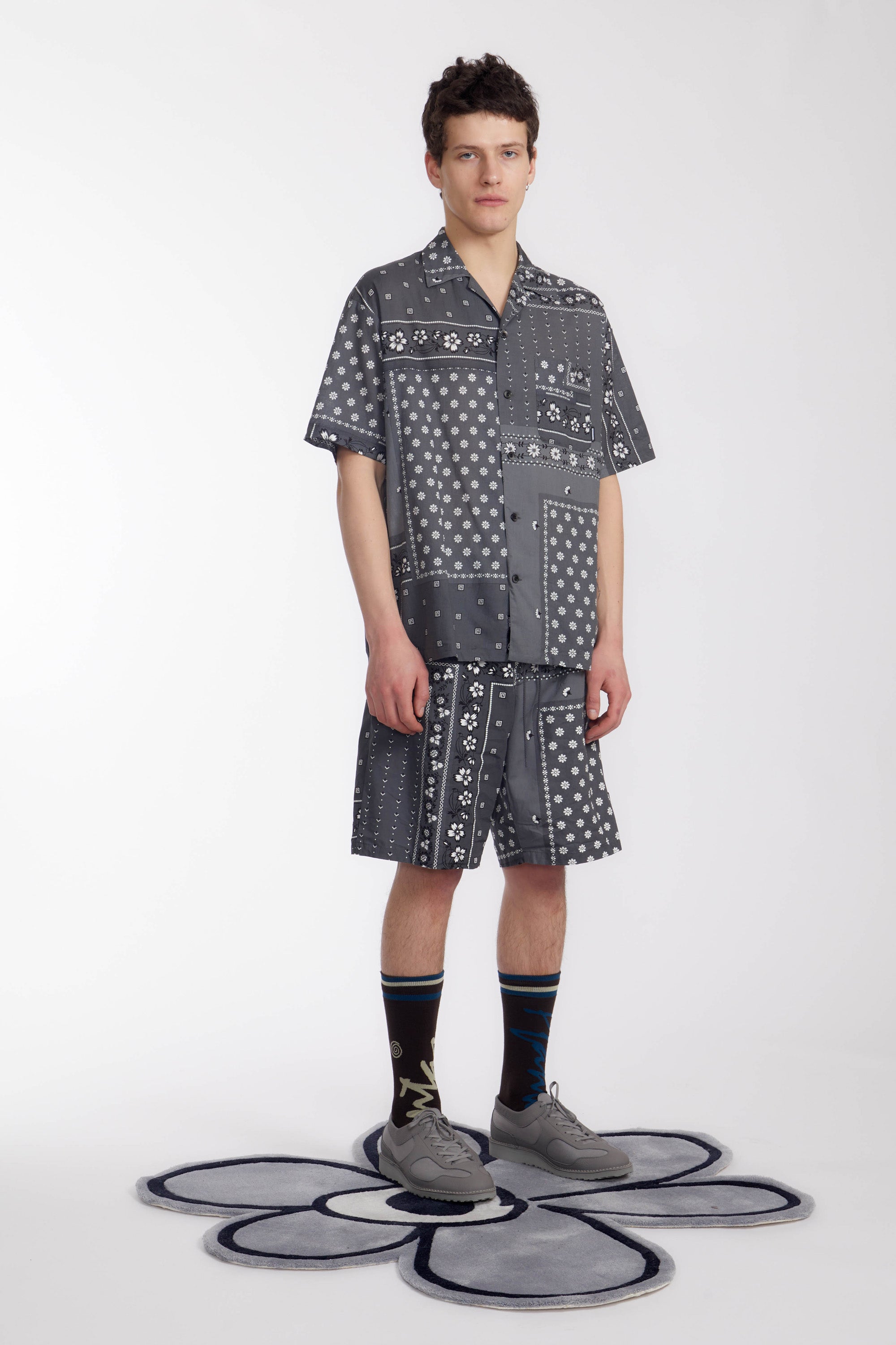 BANDANA CHOPPED / C-SHIRT . SS グレー えむシャツ - シャツ