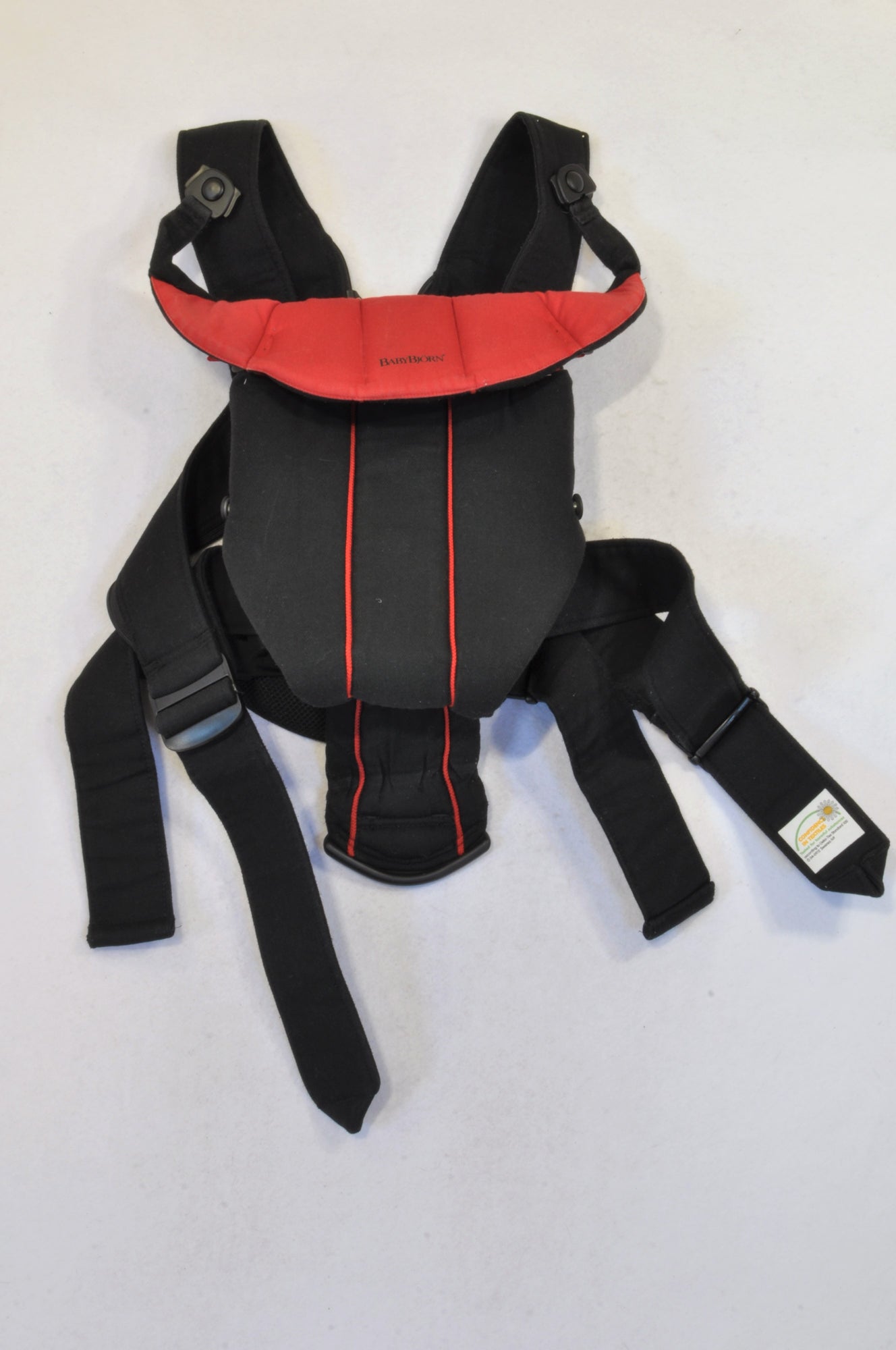 baby bjorn carrier black and red