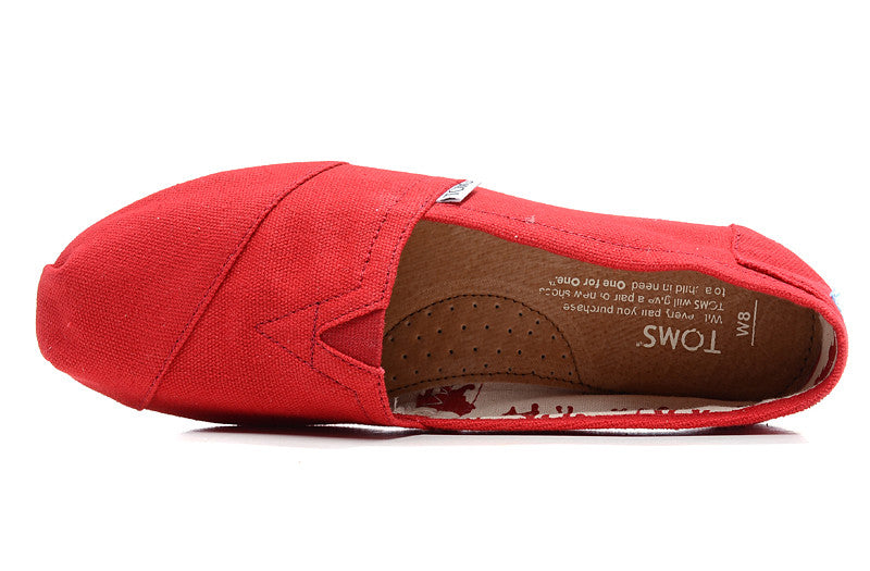 toms classic red