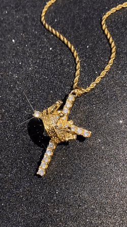 Crown King Necklace gif