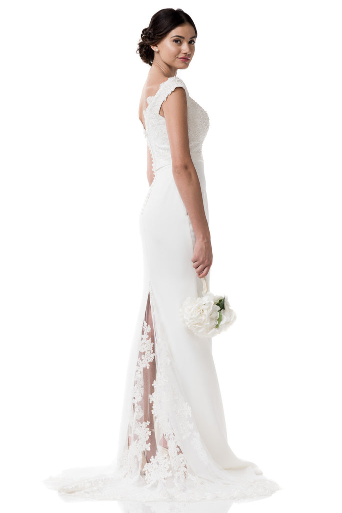 sweetheart neckline wedding dress with lace sleeves