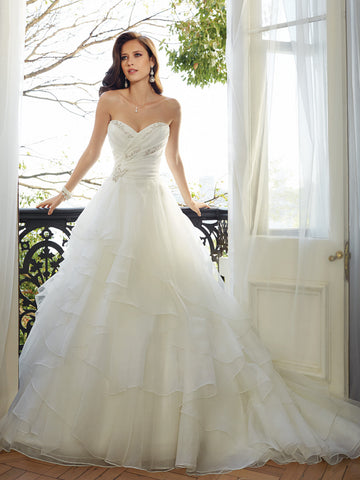 sweetheart strapless ball gown wedding dress