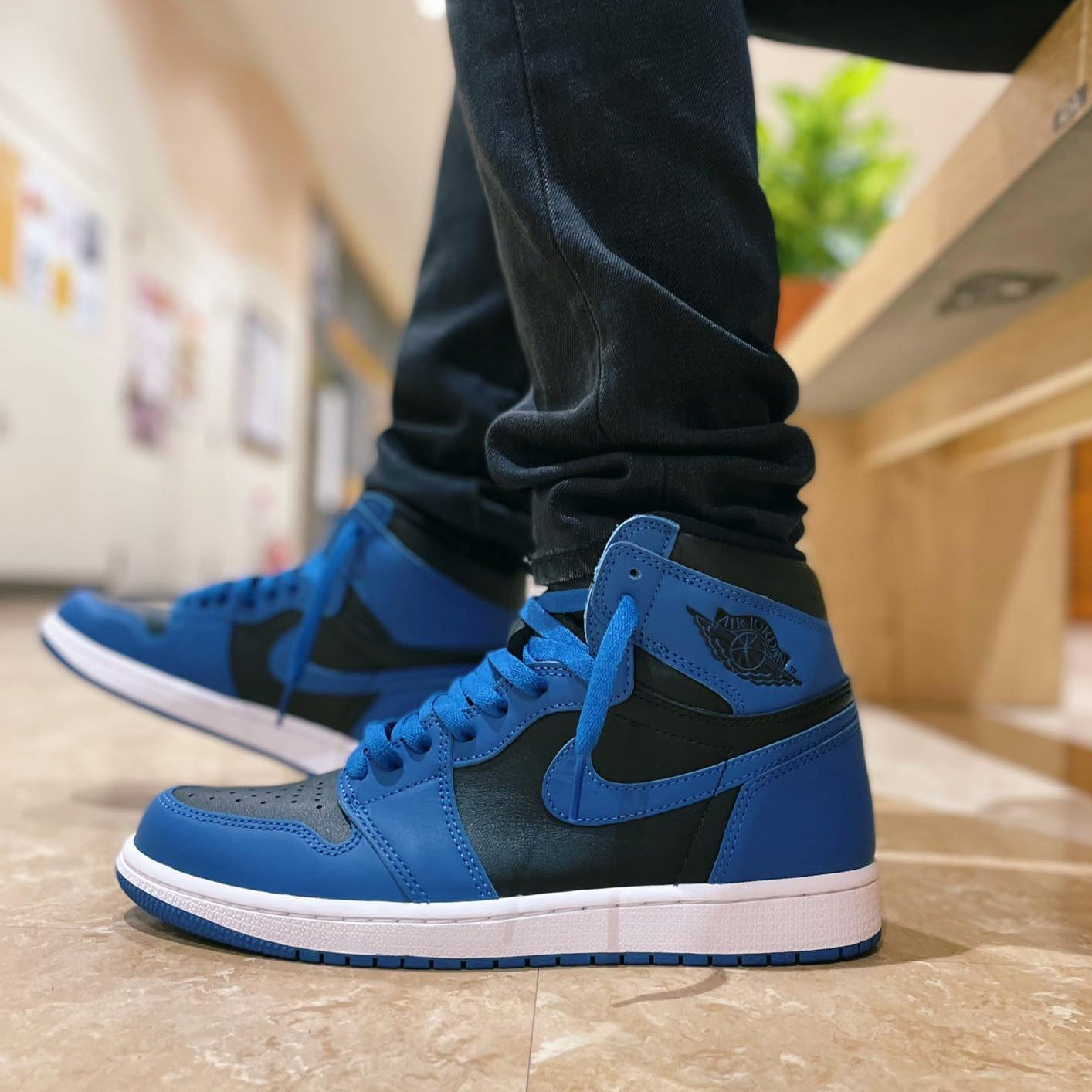 Nike Air Jordan 1 High OG Dark Marina Blue Sneaker