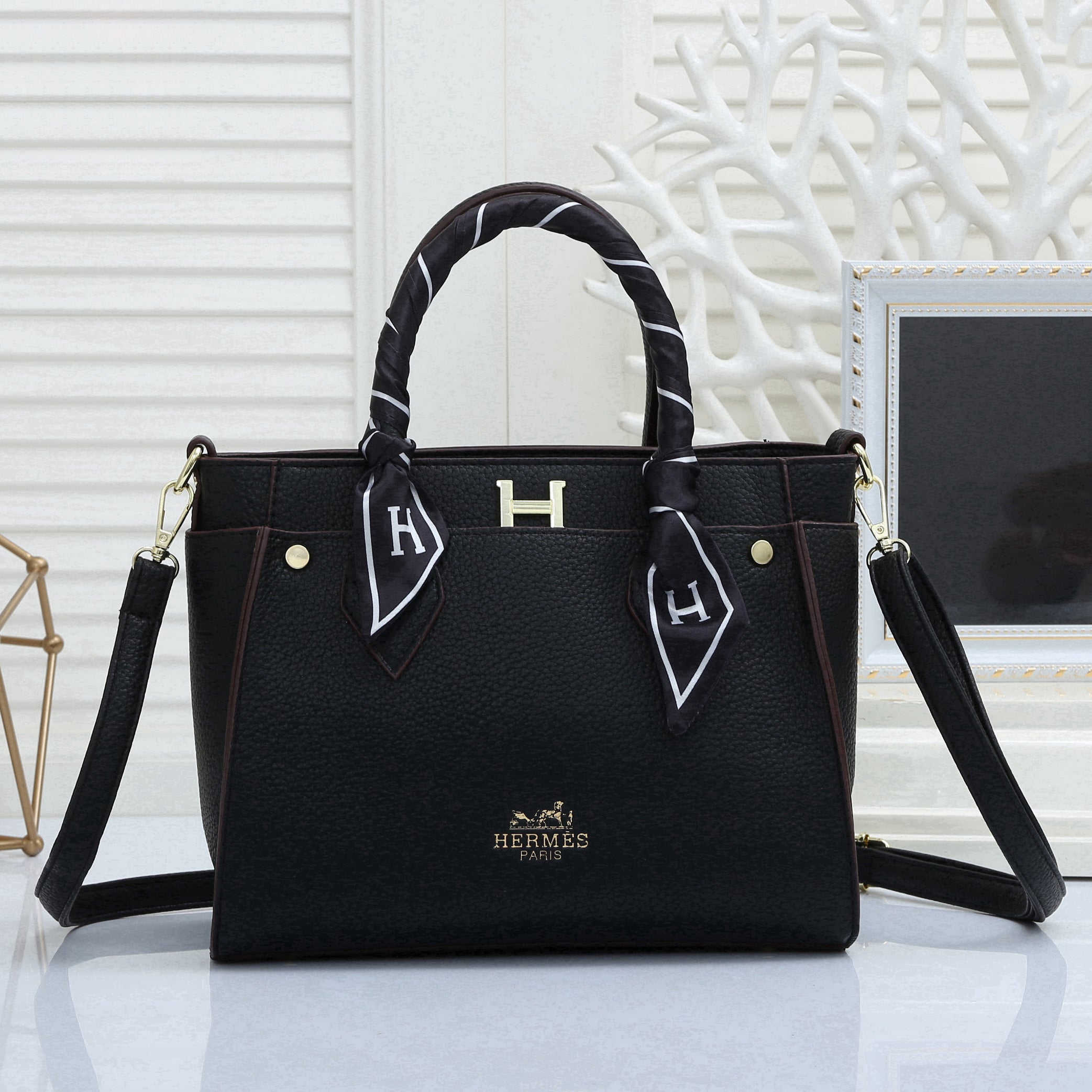 Hermes Fashion Classics Leather Shoulder Bag