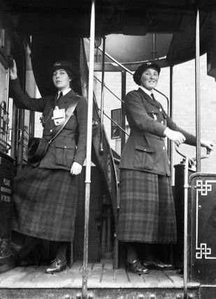 A female tram driver and conductor of the Glasgow Corporation in 1918. 