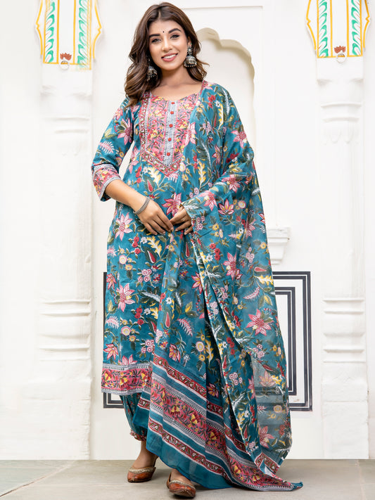 Festive kurta pant dupatta set in alia+nyra cut pattern, Pocket pants,  Elegant embroidery, Embroidered