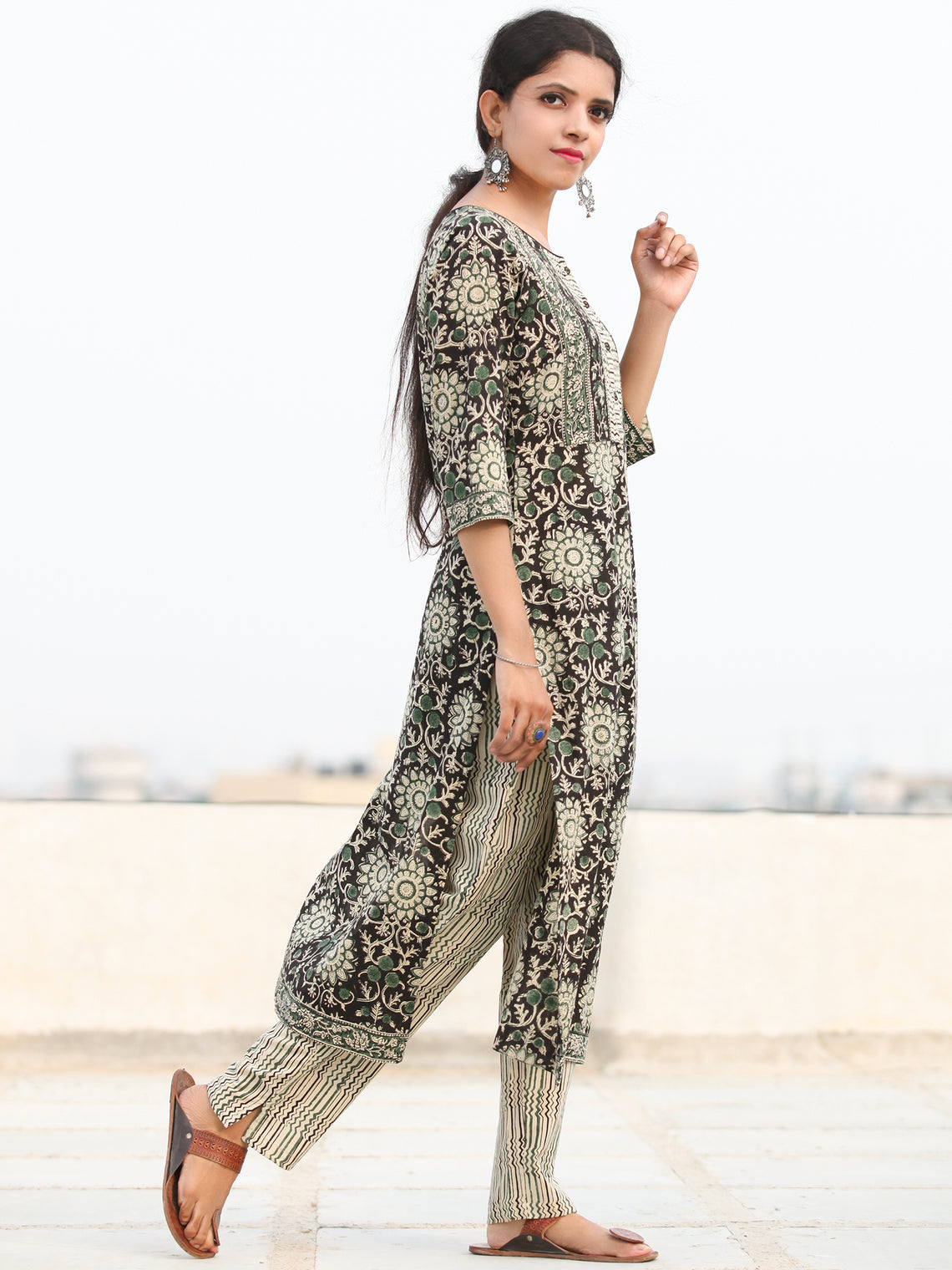 Bahaar Adara - Set of Kurta Pants & Dupatta - KS148A2444D – InduBindu