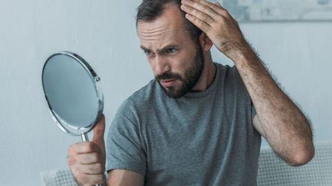 Stoppen Sie den Haarausfall bei Männern