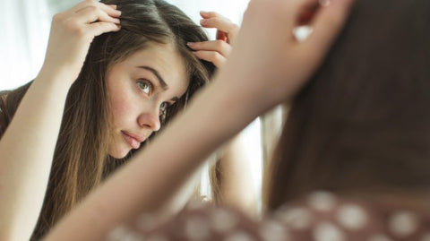 Stoppen Sie den Haarausfall bei Frauen