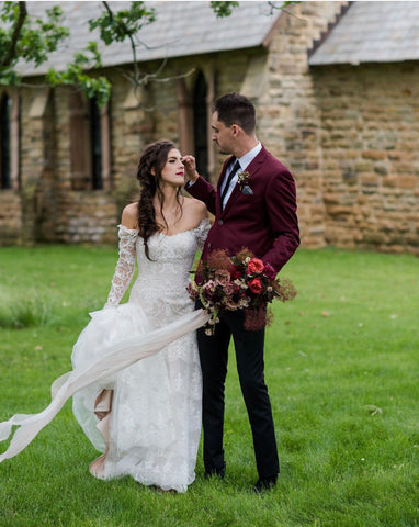 Real Wedding with Florals by Old Slate Farm and Silk Ribbon by The Lesser Bear Photo by City Seeking Studio