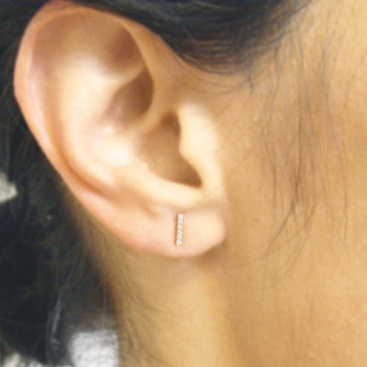 <!--ER670dia-->pav  edgy bar stud earrings