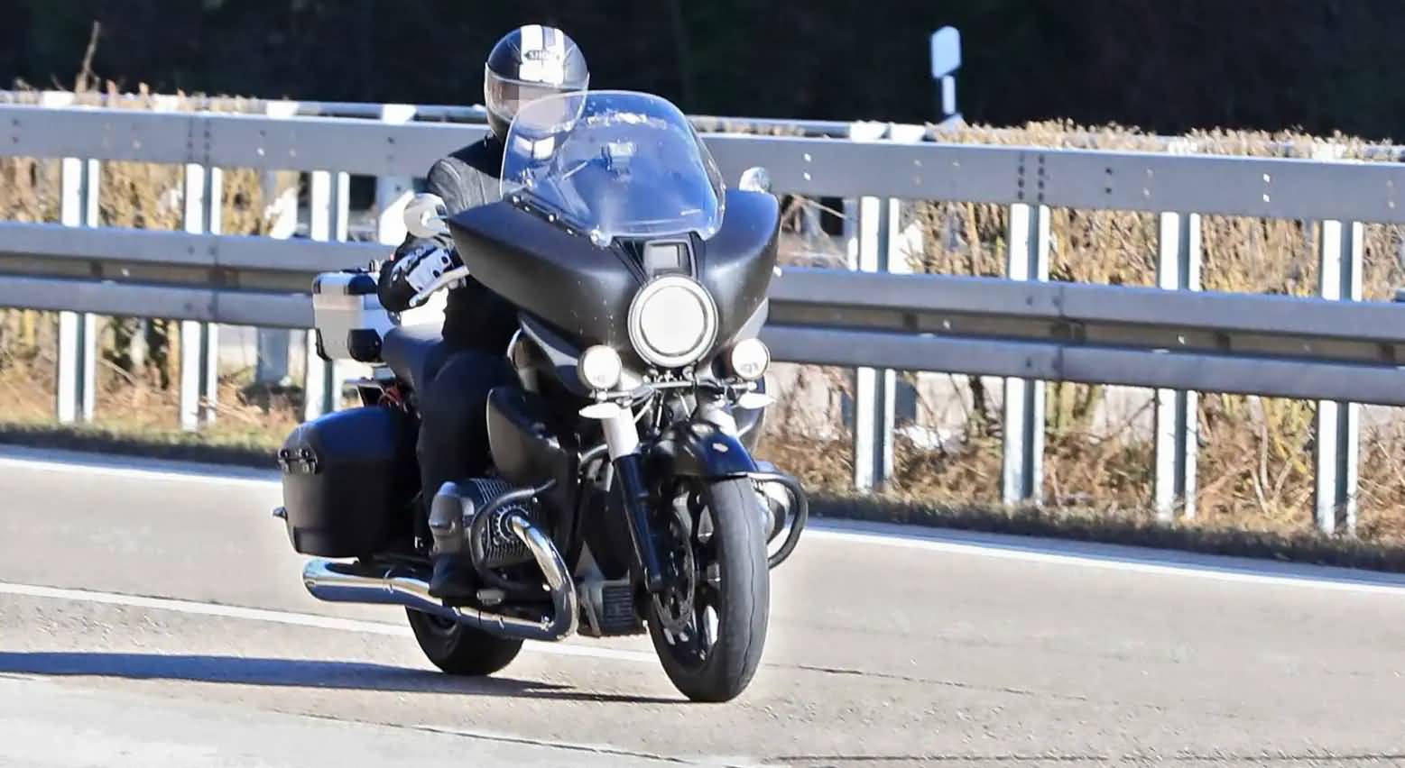 Riding Shots of BMW R18