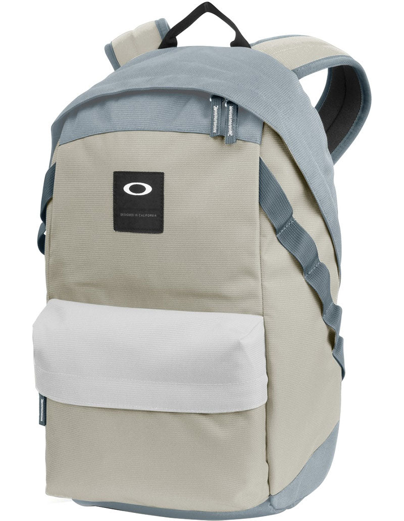 Oakley Fall 2017 Accessories | Mens Lifestyle Travel Backpacks