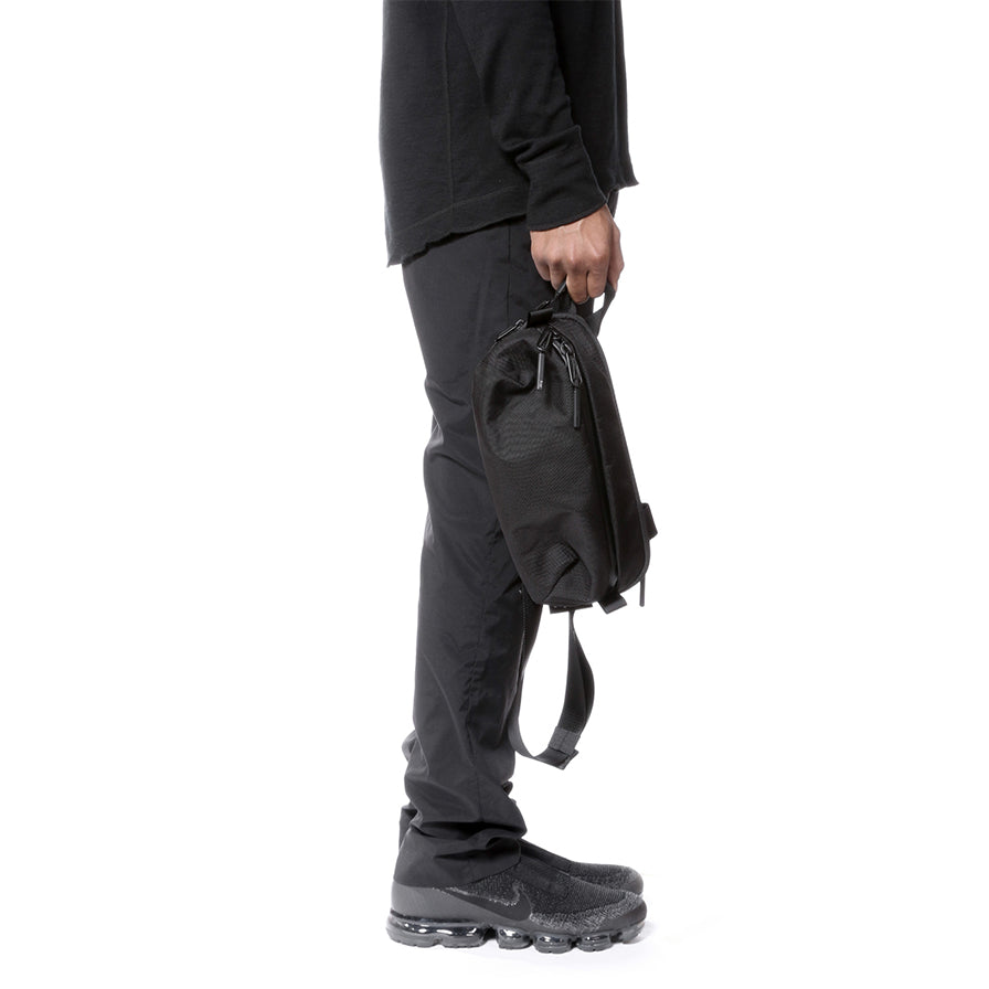 Aer Day Sling 2 - Black | Gallantry