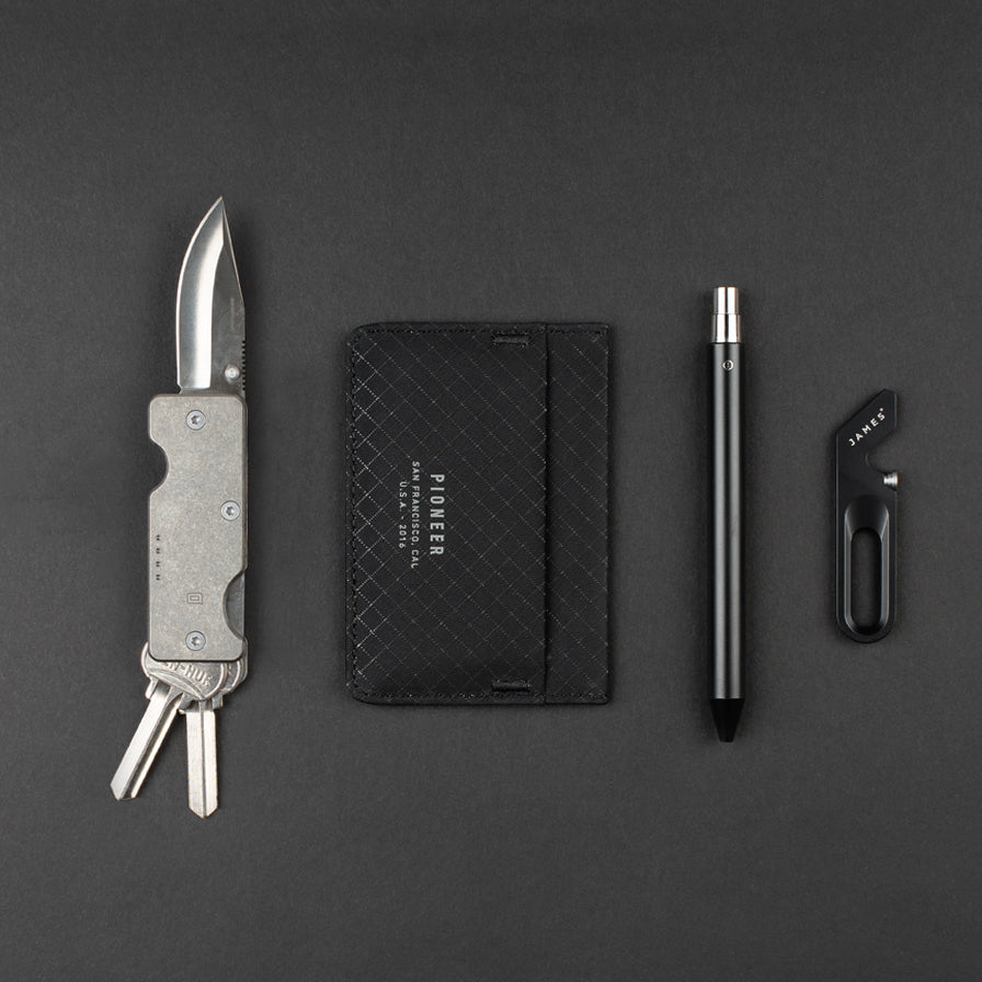 Q3 Titanium Knife + Key Organizer