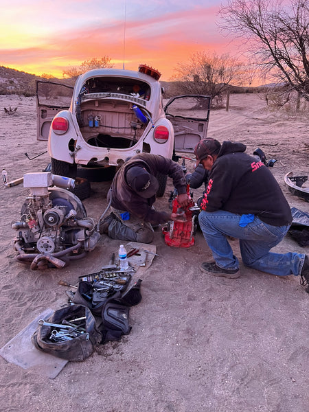 Team Fourtillfour races in the Baja 1000