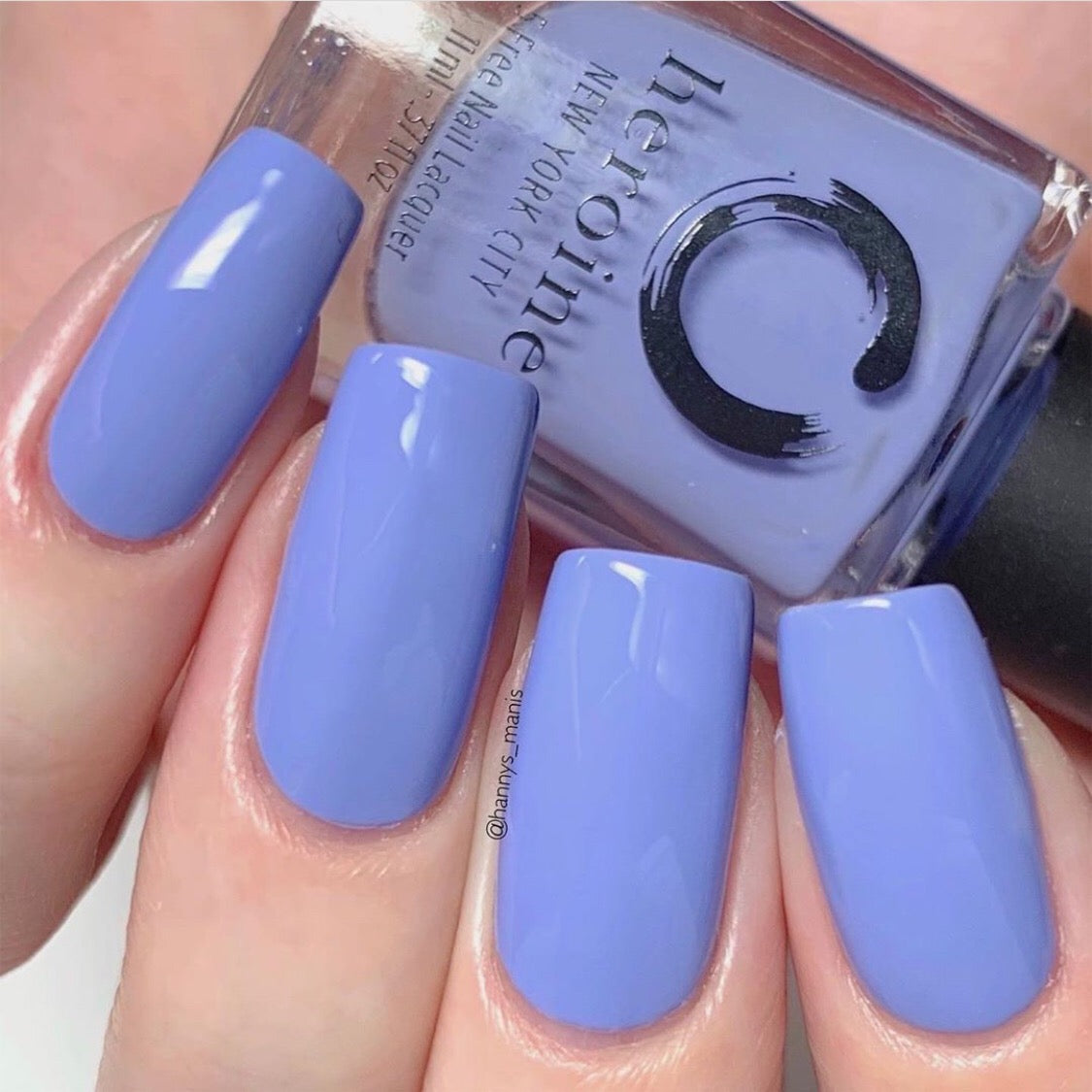 blue fingernail polish