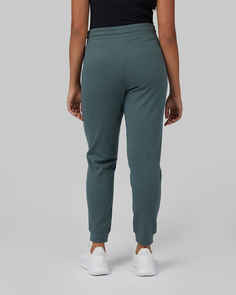 32 Degrees Balsam Green _ Women's Comfort Tech Jogger {model: Ria is 5'8", wearing size S}{bottom}{right} {bottom}{right}