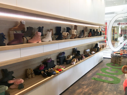 مميت لطخة Petulance ugg store near me 