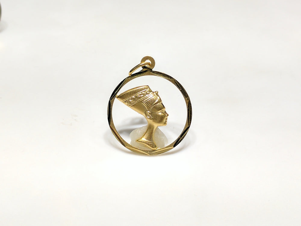 Framed Nefertiti Medallion Pendant 14K – Popular Jewelry