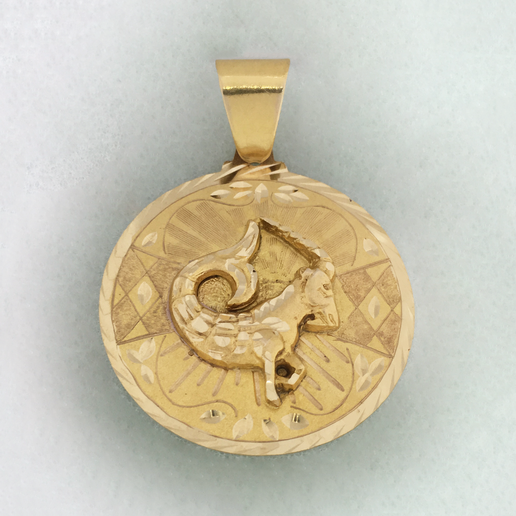 Capricorn Zodiac Sign Diamond Cut Medallion Pendant (14K) – Popular Jewelry