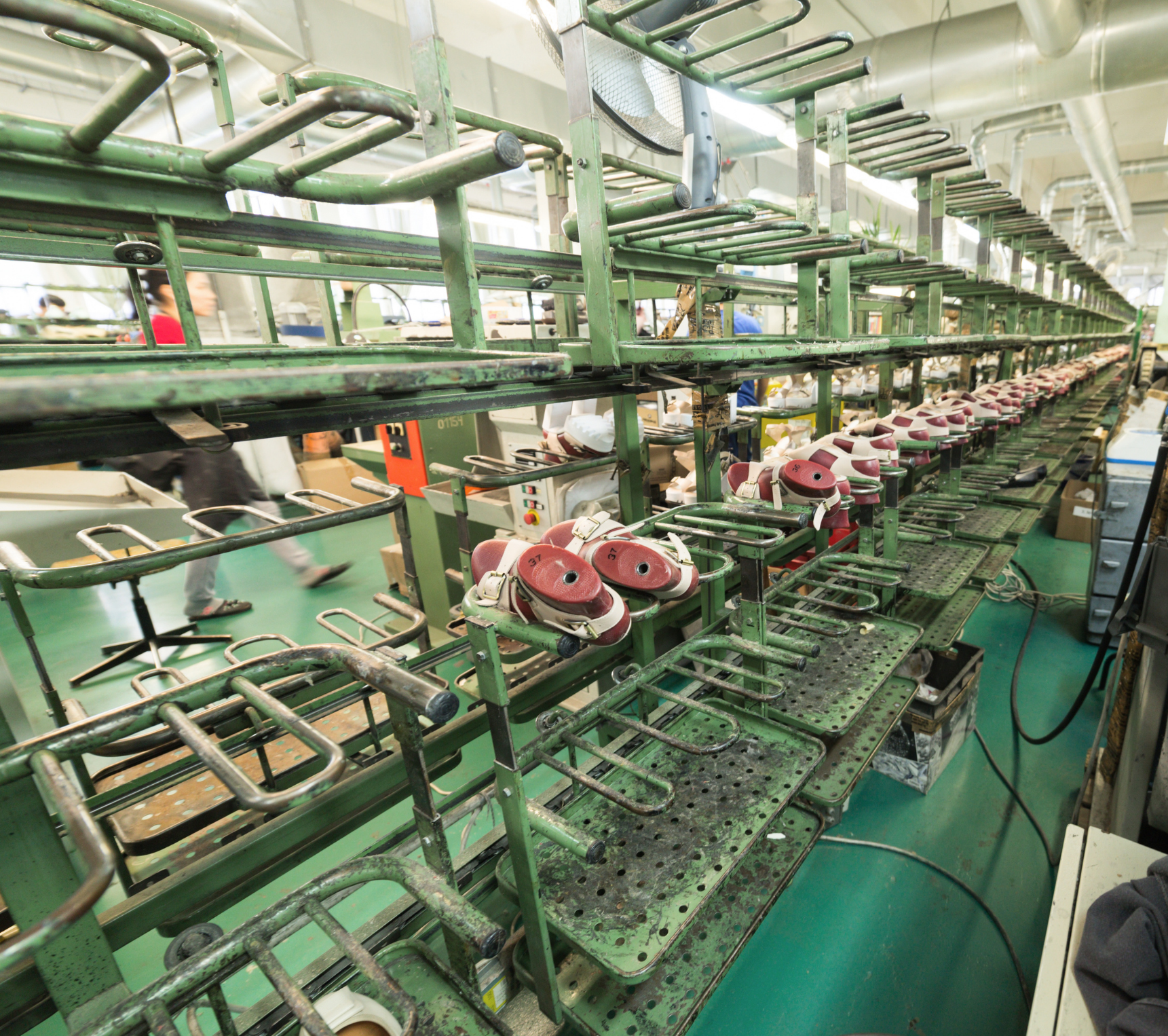 Conveyor belt of shoe factory