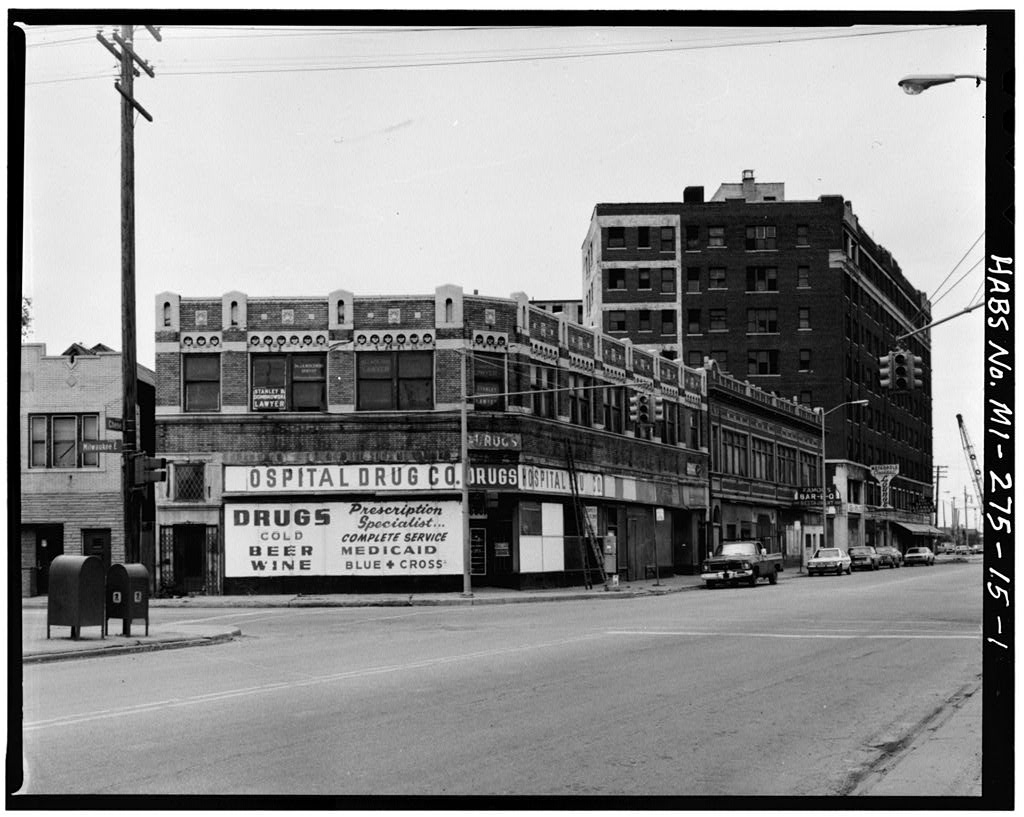 VIEW NORTH SHOWING THE NORTHWEST SIDE OF CHENE STREET FROM BELOW WEST MILWAUKEE STREET LOOKING TOWARD GRAND AVENUE - Poletown Historic District, Chene Street Commercial District, Chene Street between Interstate 94 & Grand Boulevard, Detroit, Wayne County, MI 