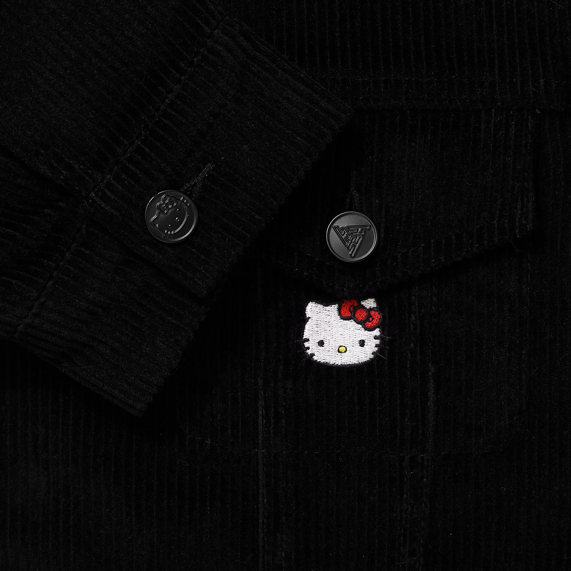 HELLO KITTY EMBROIDERED TRUCKER JACKET (BLACK)