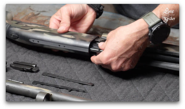 remove bolt mossberg 835 shotgun