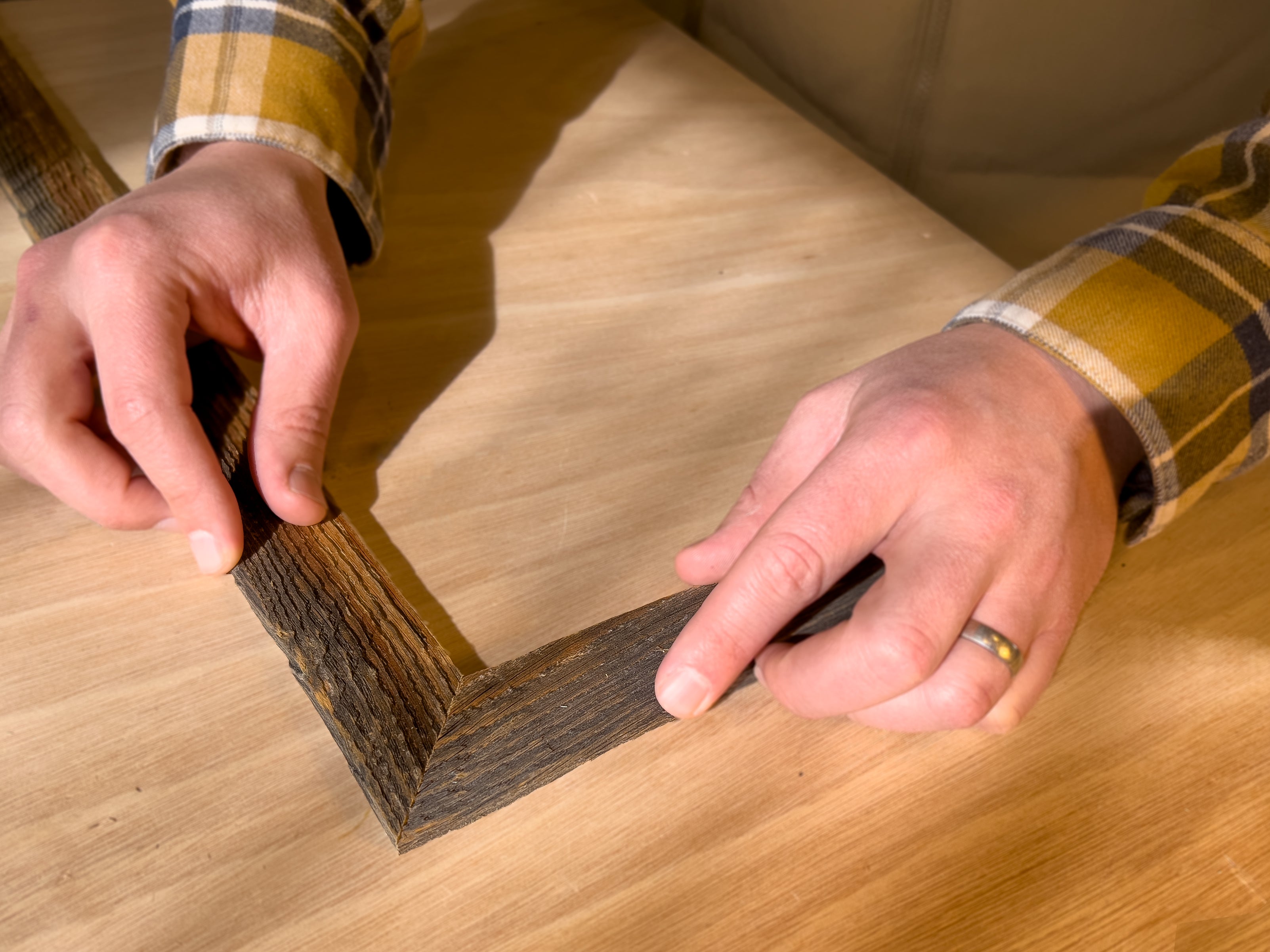  Moldura de panel de madera dura de 13/16 x 1 3/8 (30, 3 pies)  : Herramientas y Mejoras del Hogar