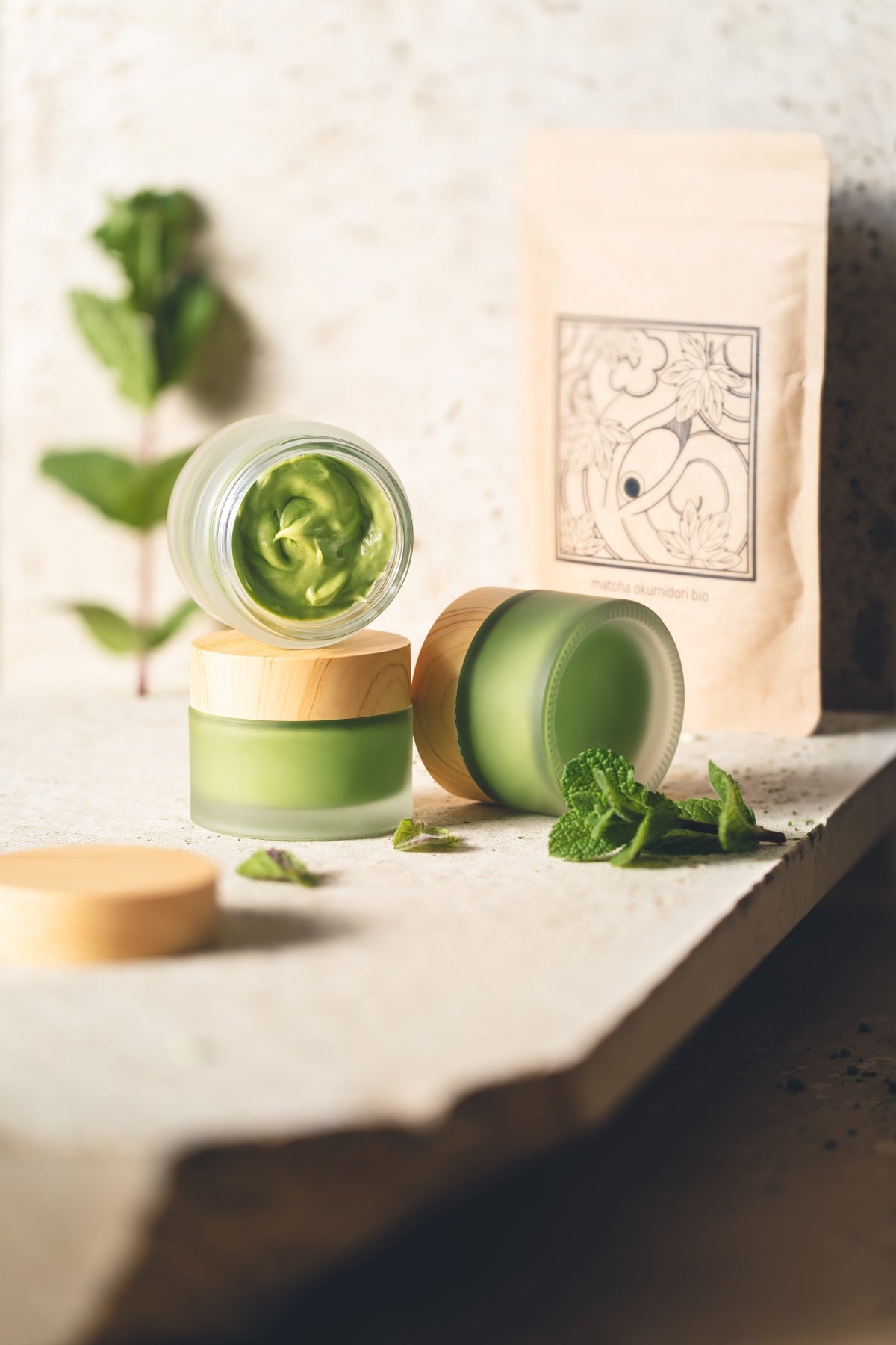 Petits pots de body butter au thé matcha et menthe poivrée