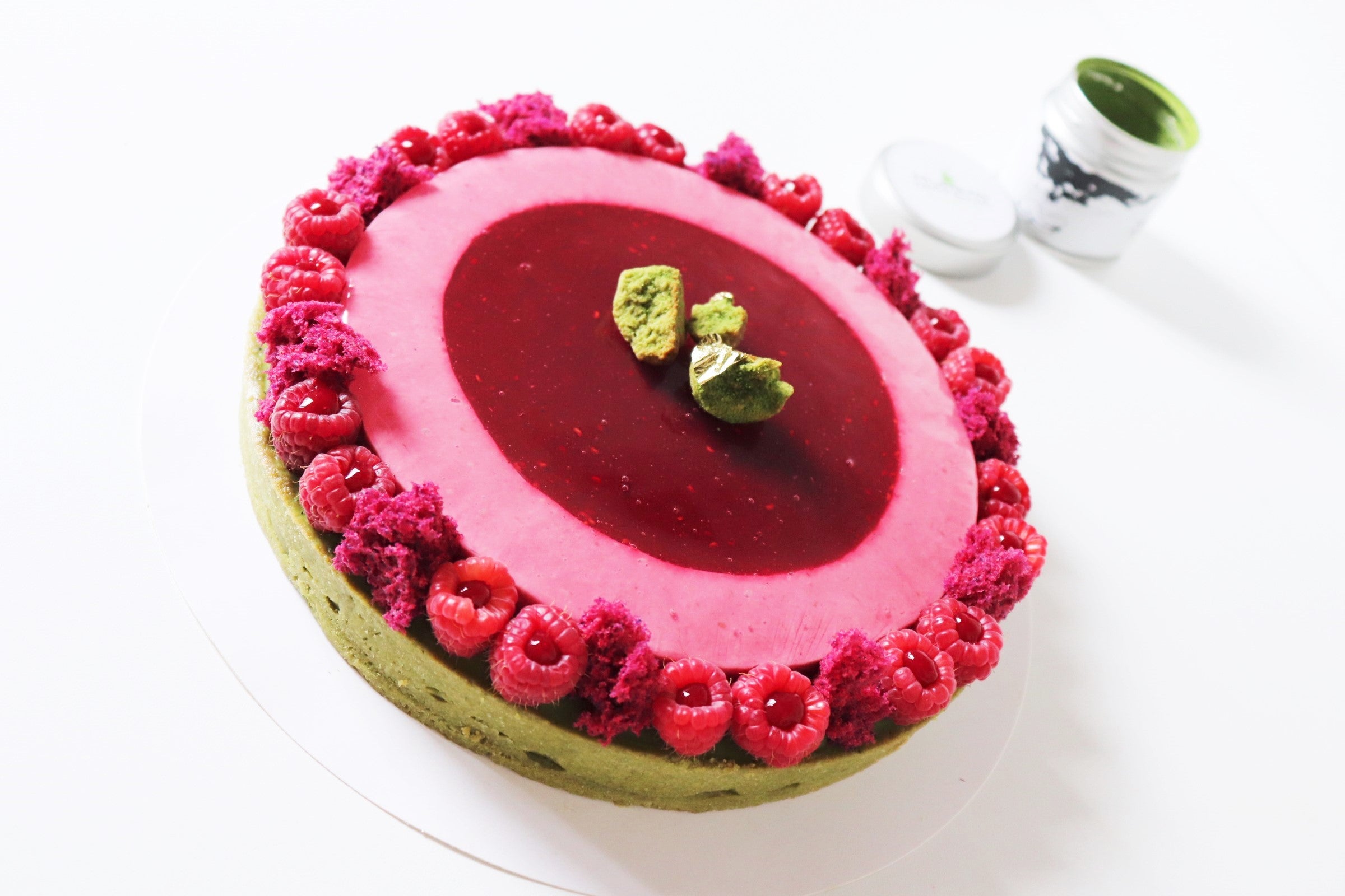 Tarte entrements matcha framboise