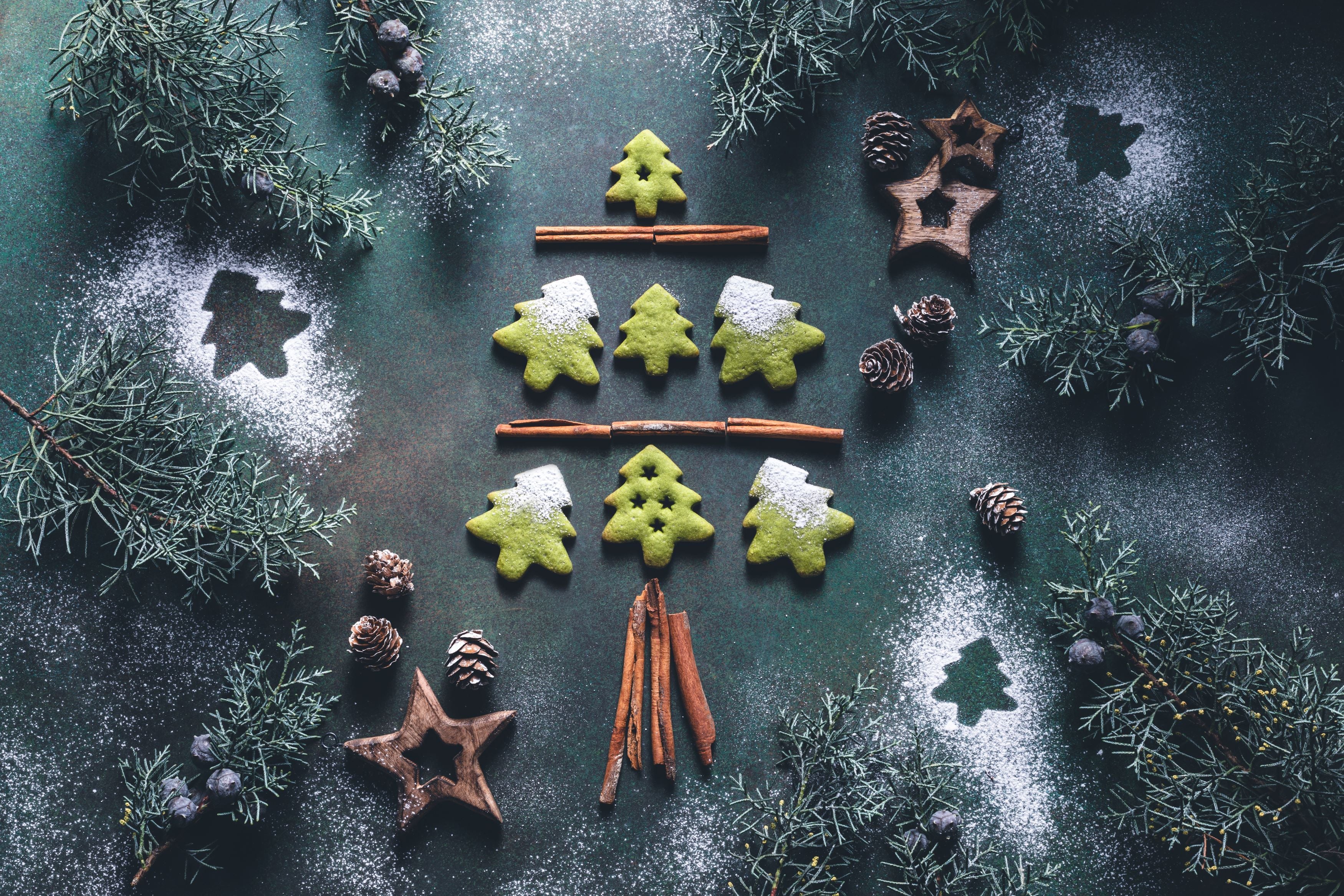 Biscuits sapins de Noël au thé matcha pour 4 personnes - Recettes - Elle