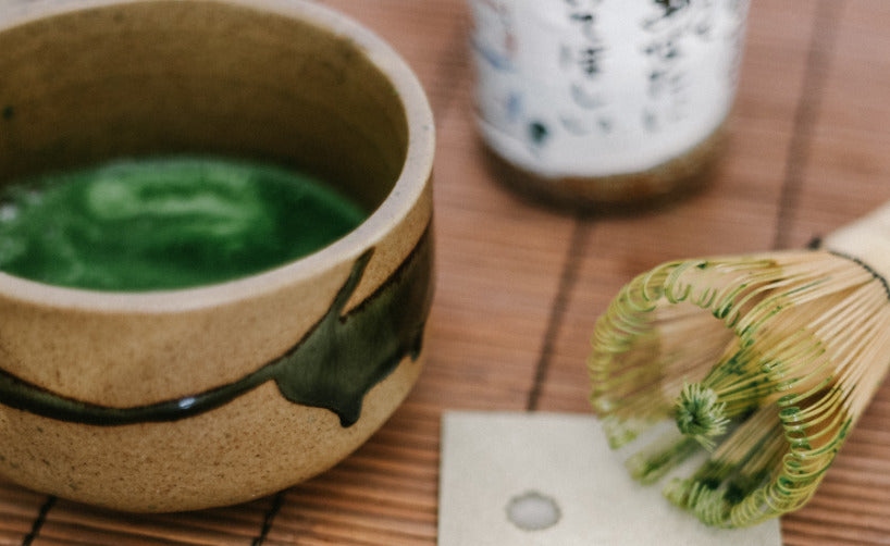 Le matcha a des qualités relaxantes et revigorantes