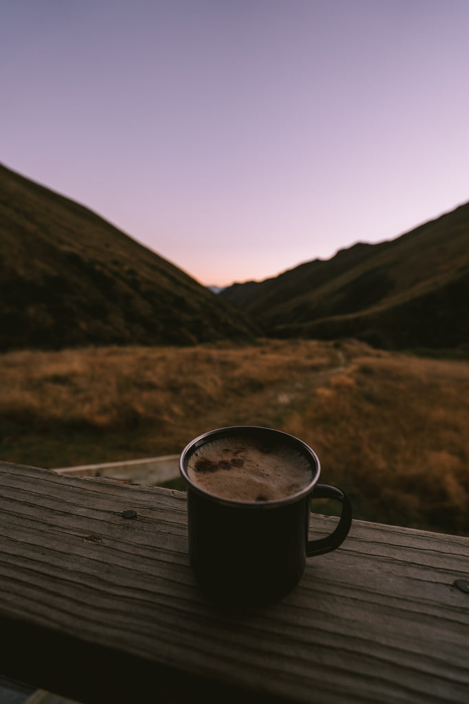 Coffe + Sunrise at Fern Burn Hut