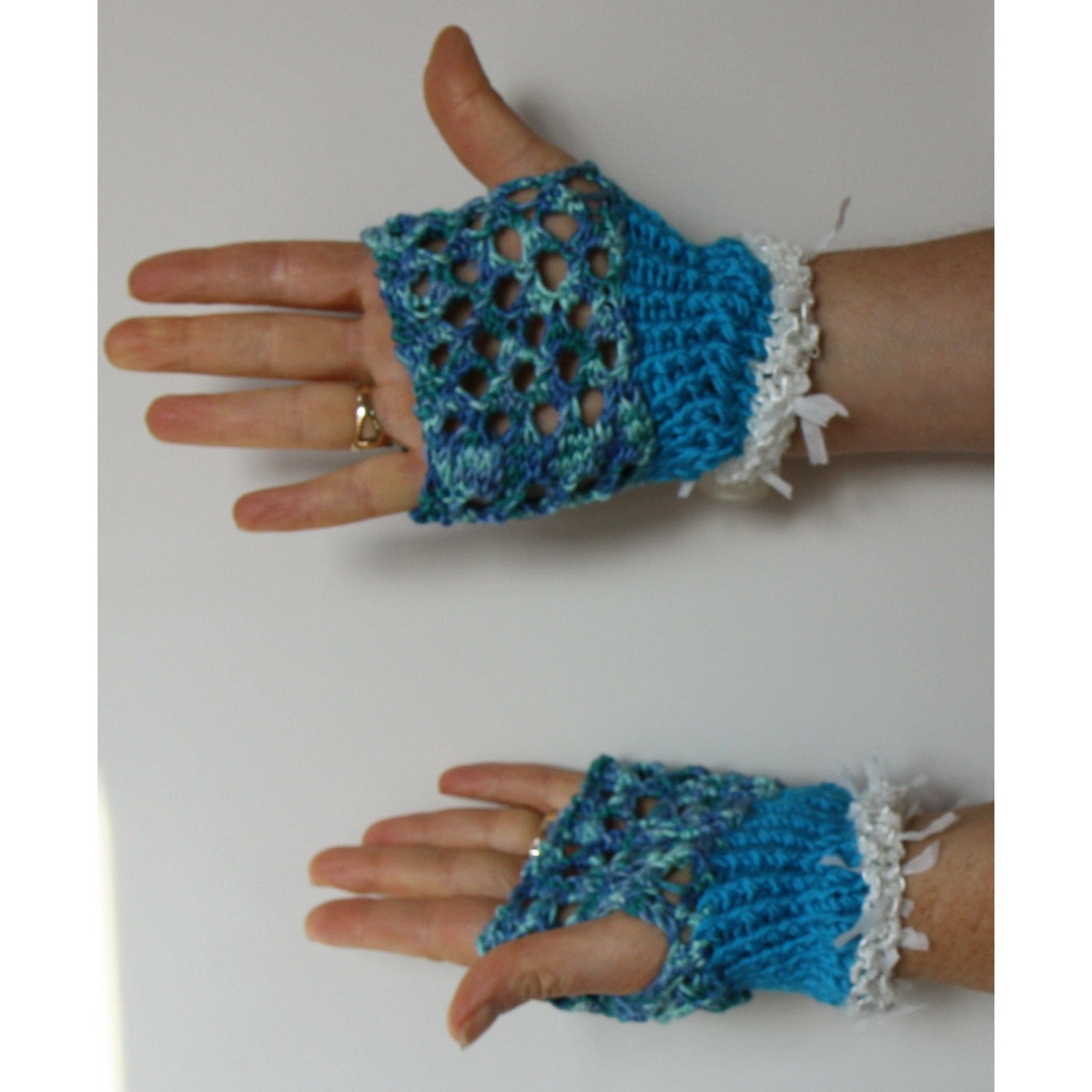 Lacey Finger Fingerless Gloves Mitts Mittens Knitting Pattern Easy Knitting Use Up Leftover Yarns
