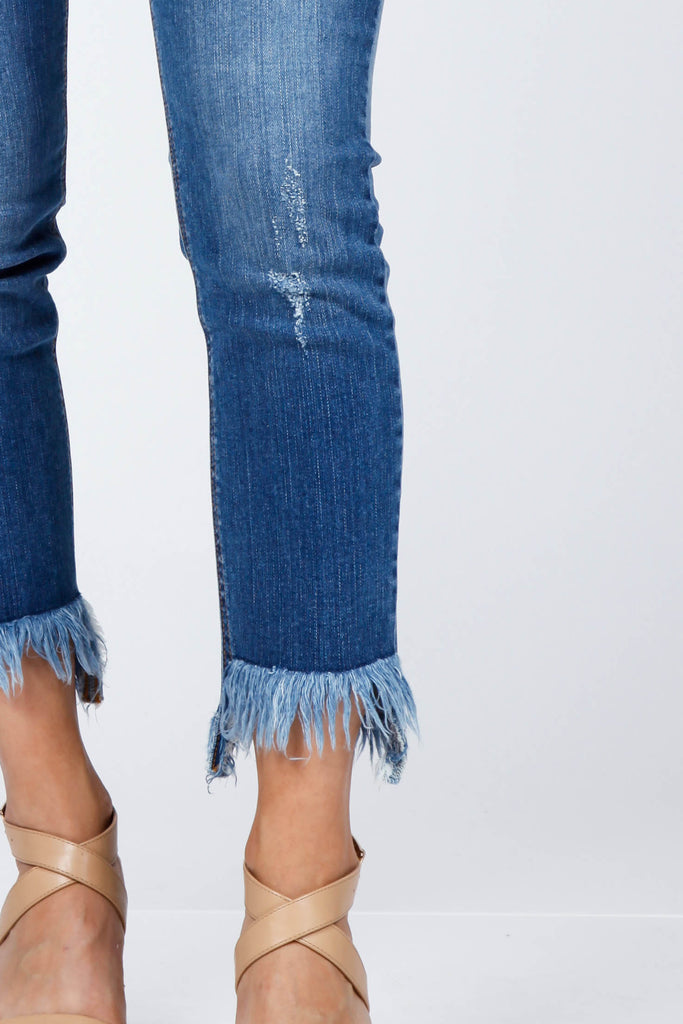 capri jeans with frayed hem