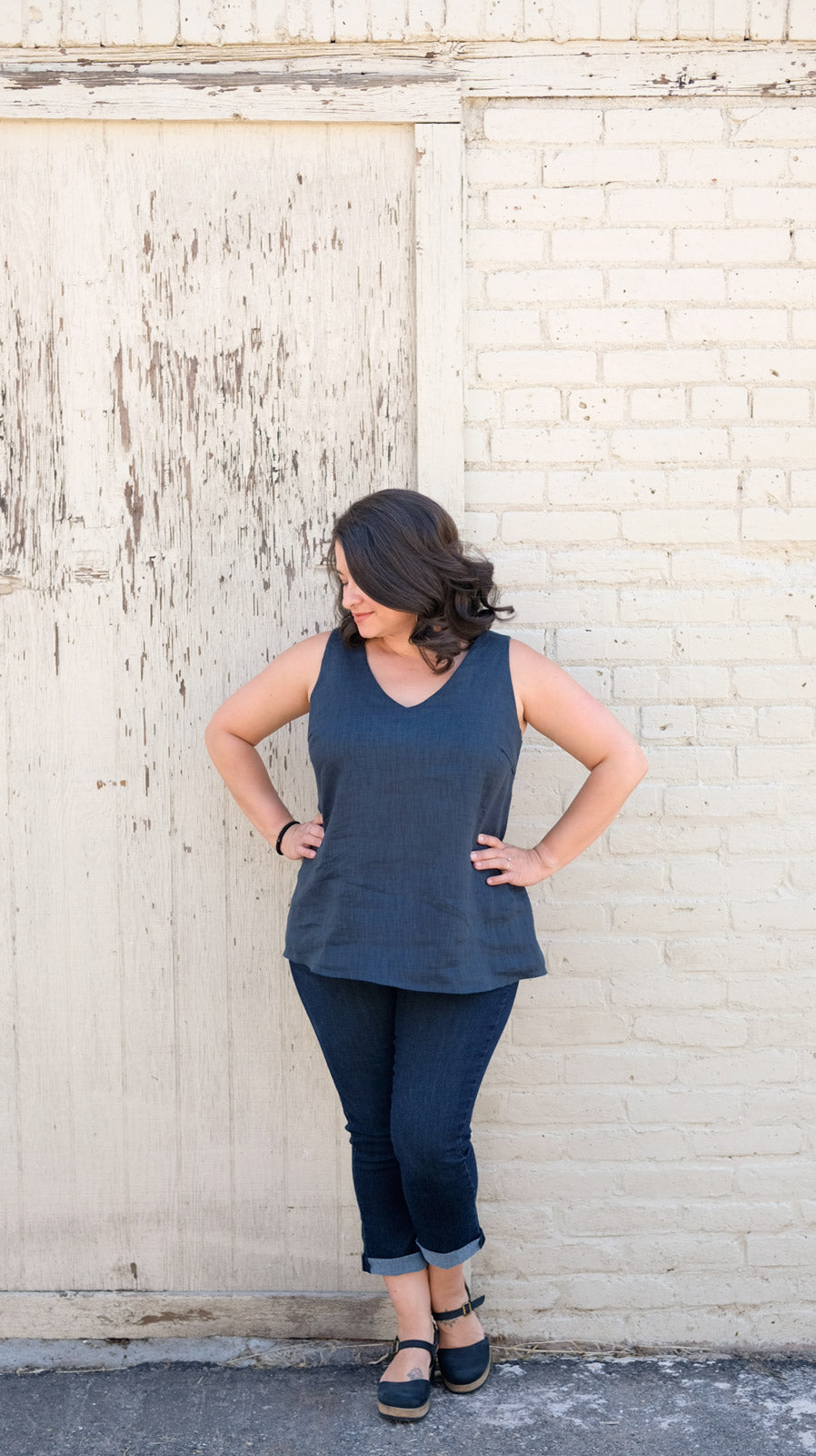 Tiffani in her Deep Green Linen Cashmerette Webster Top