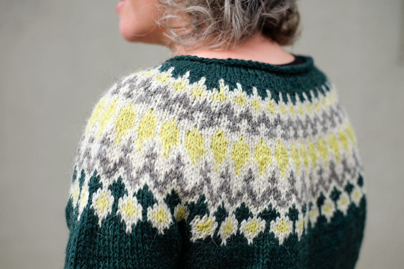 Yoke details on the Treysta sweater from Laine Magazine Issue 3