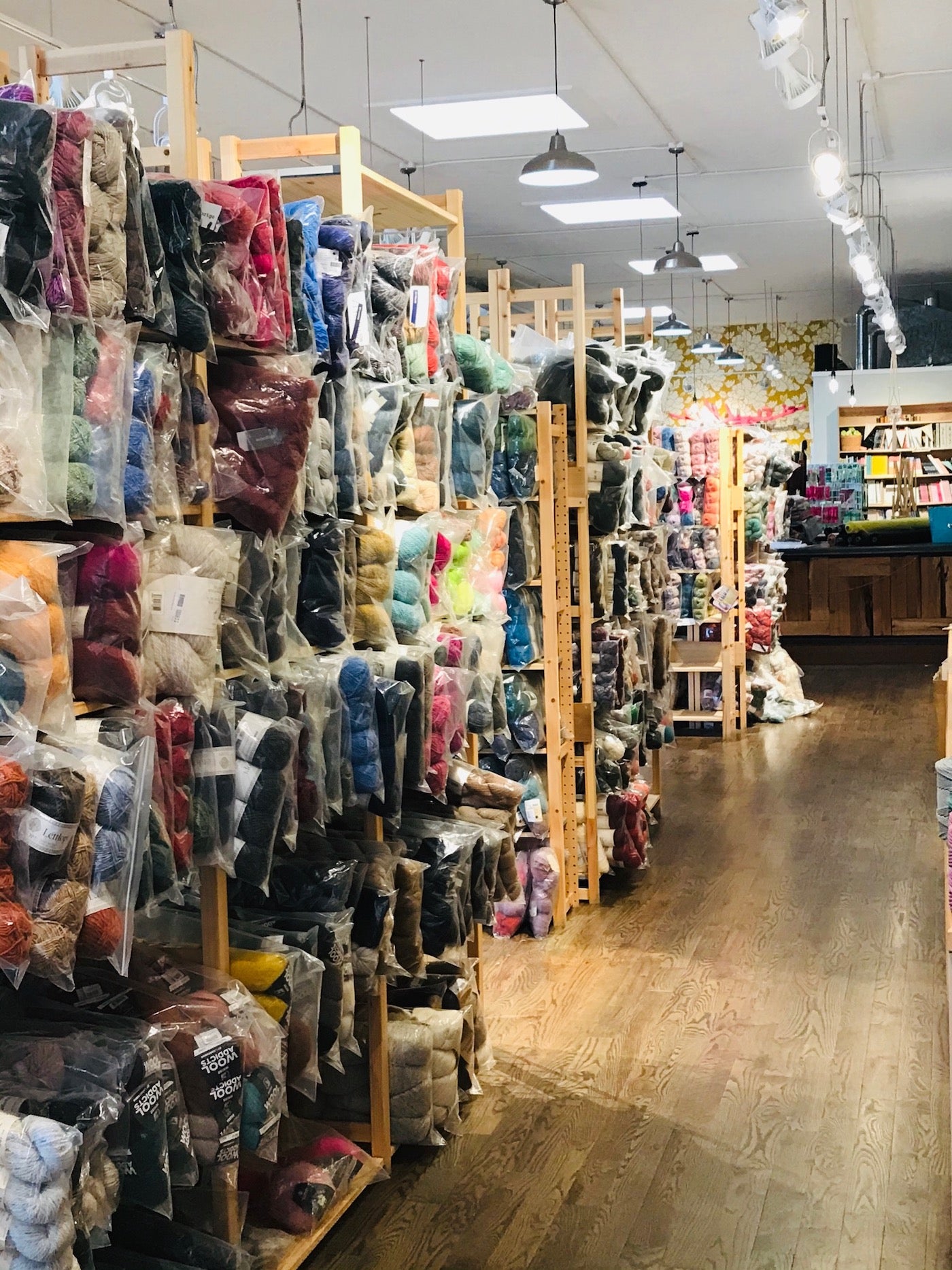 Yarn bag shelves