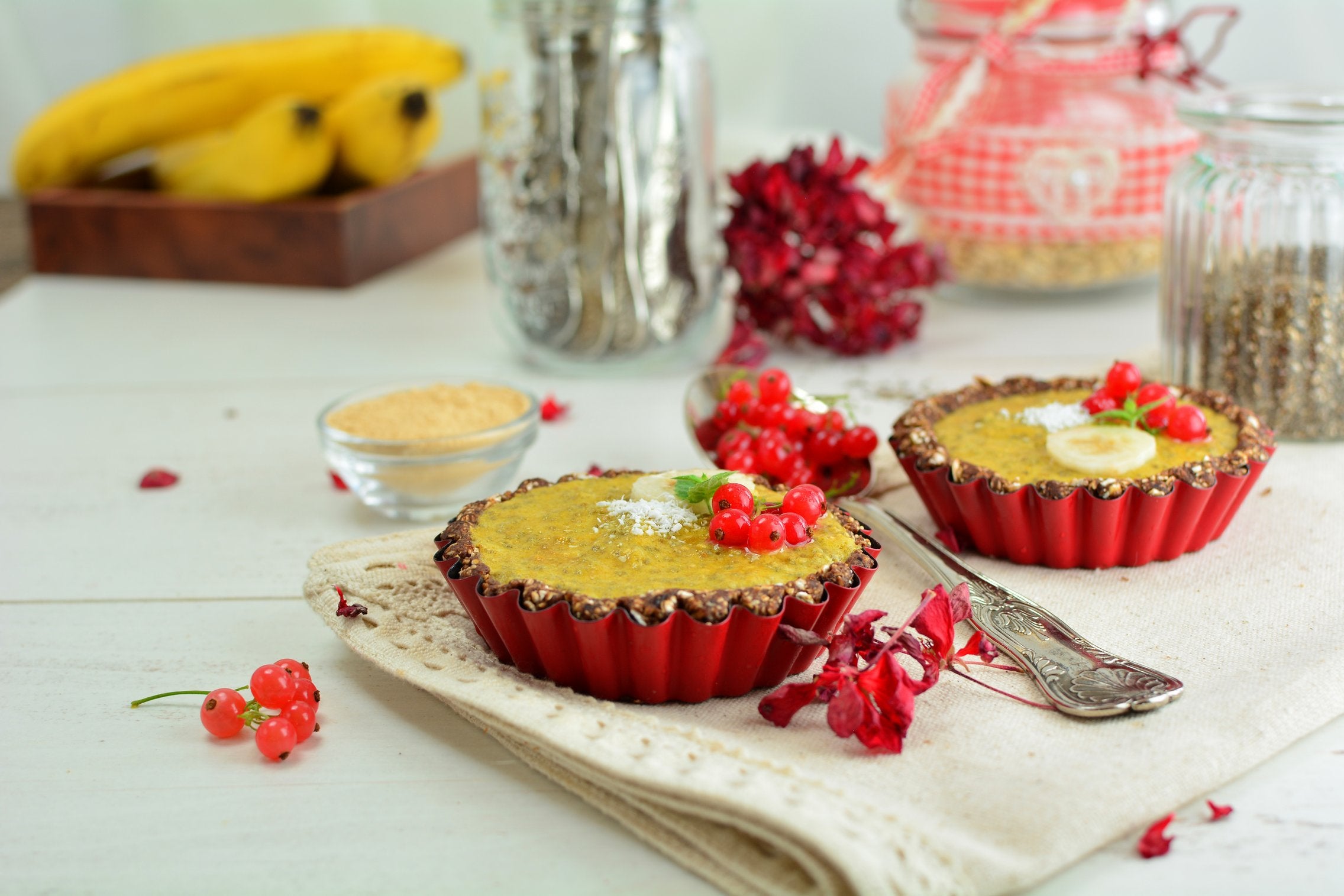No-Bake Mini Banana Tarts with Dates and Chia