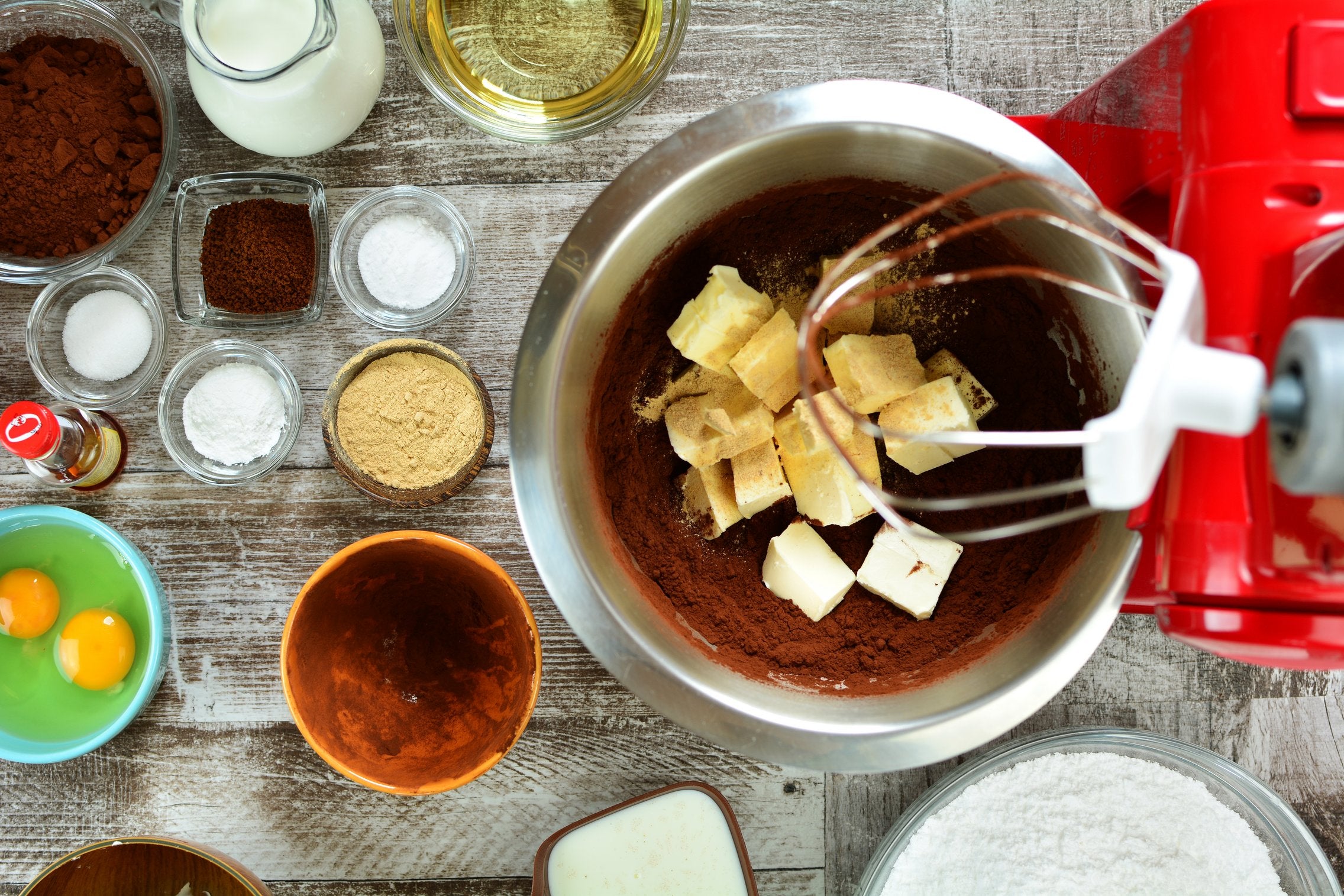 maca-chocolate-strawberry-cake-mixing