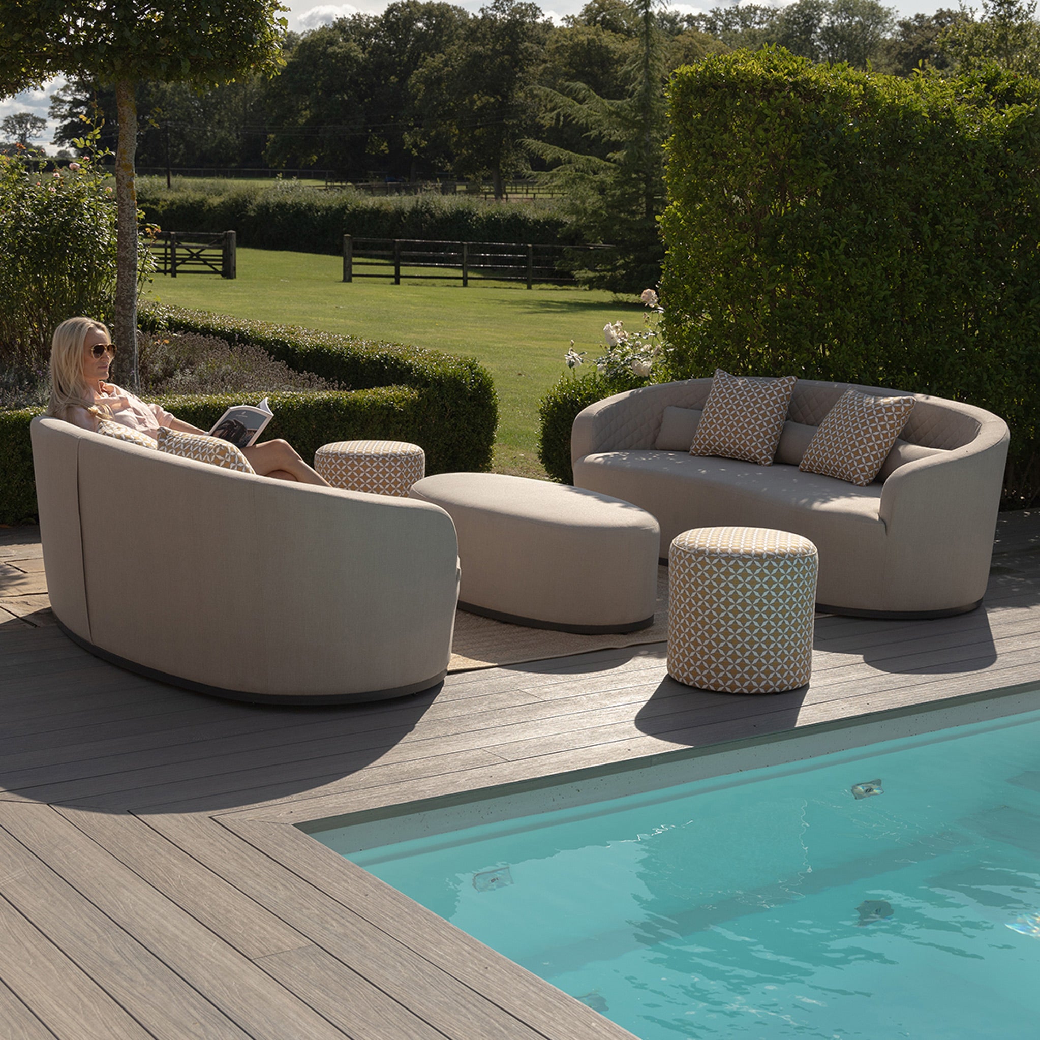Ambition Curve 3 Seater Sofa Outdoor Daybed With Footstool Roseland