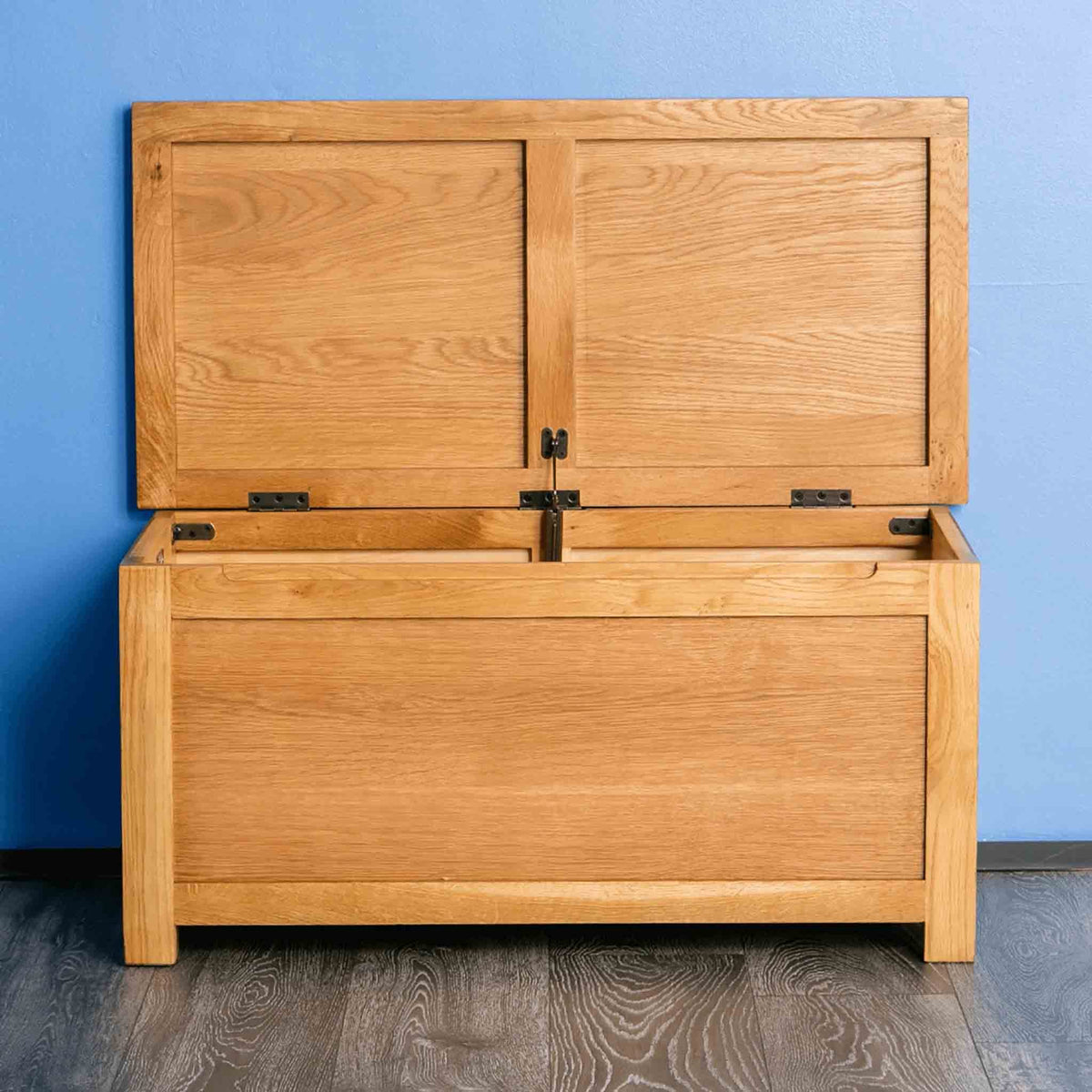 Surrey Oak Blanket Box with Sprung Top, Solid Wood Rustic Waxed Oak