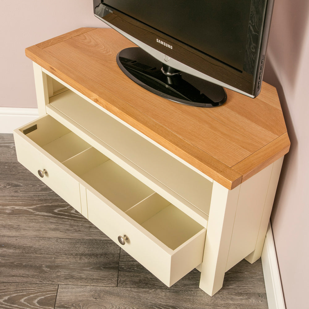 G4679 Farrow Cream Corner Tv Stand 2 2000x ?v=1604062252