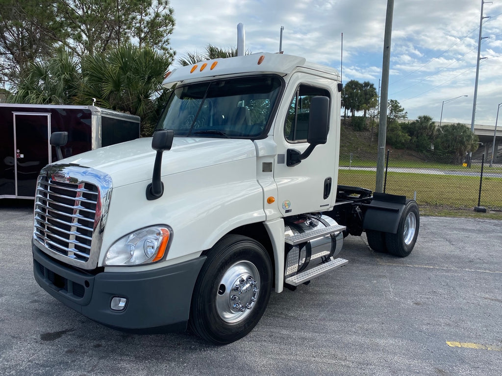 freightliner toy hauler